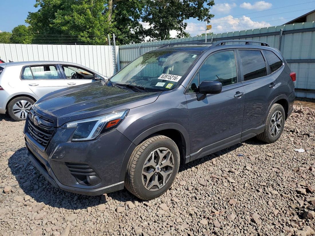 2022 SUBARU FORESTER