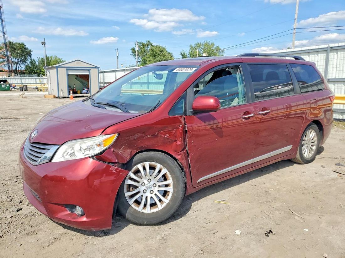 2015 TOYOTA SIENNA
