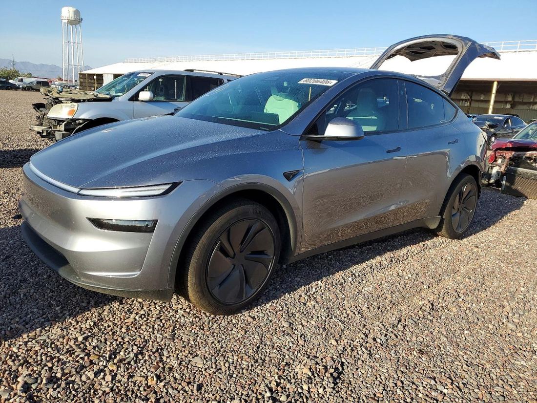 2026 TESLA MODEL Y