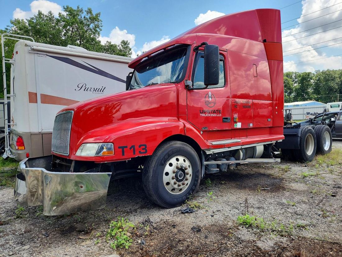 2000 VOLVO VNL