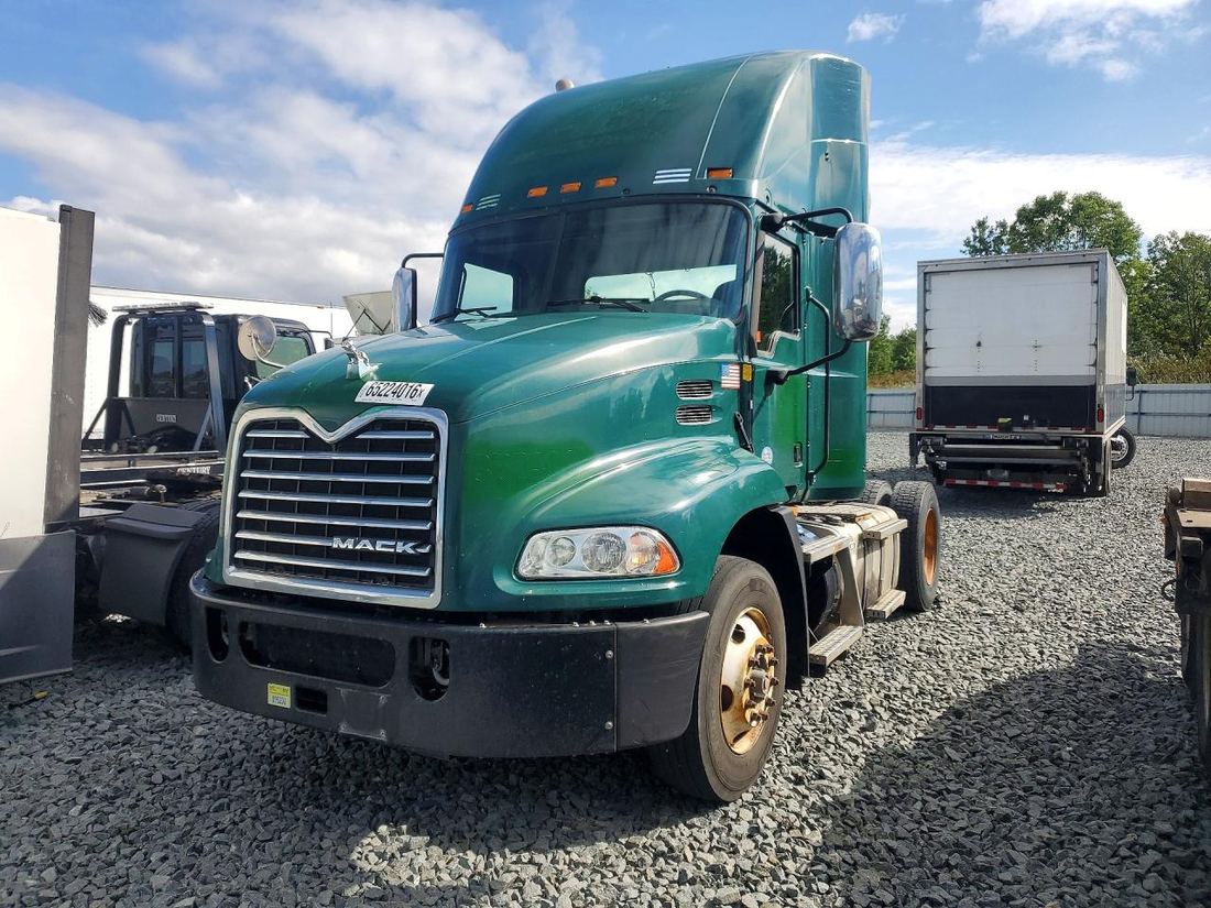 2017 MACK 600