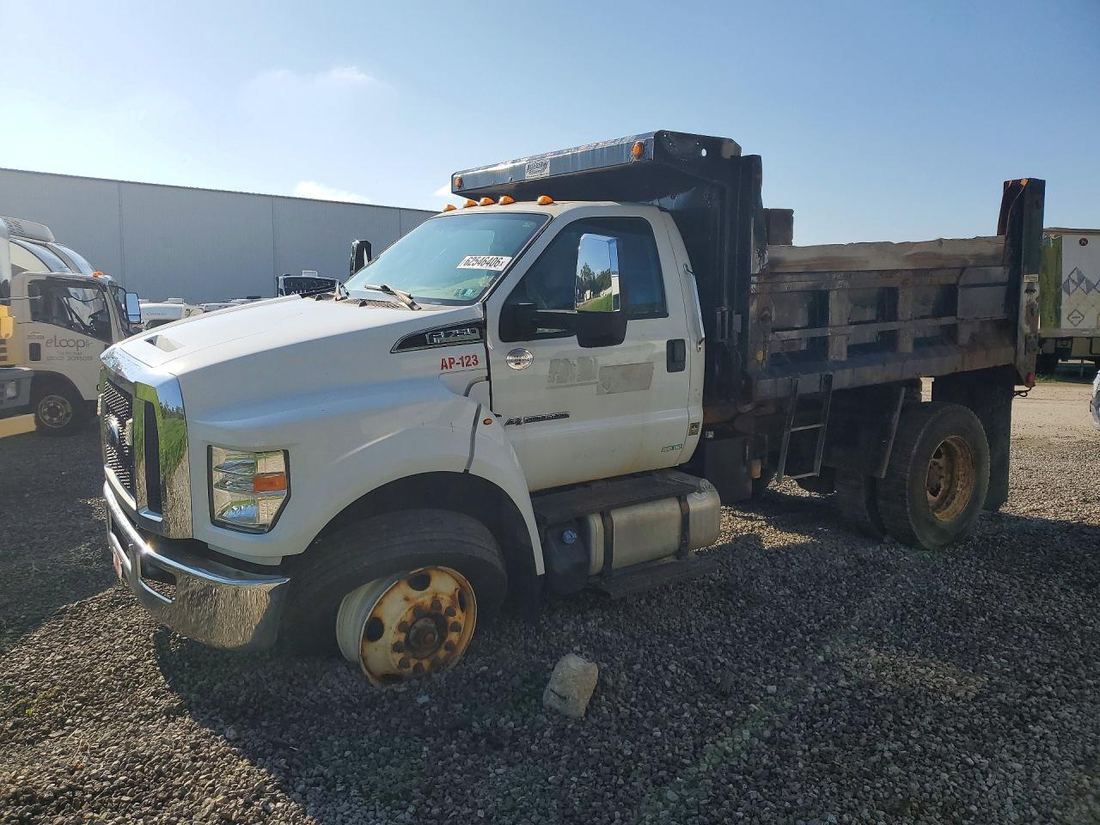 2017 FORD F750