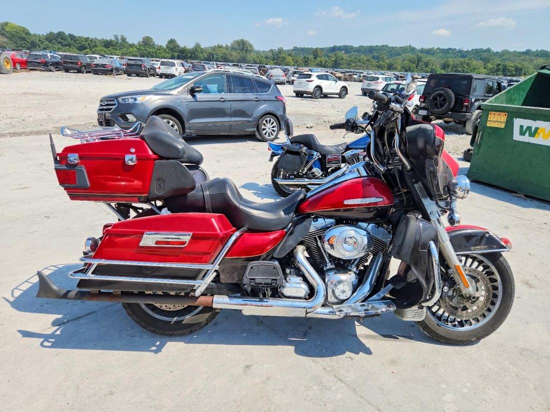 2011 HARLEY-DAVIDSON FLHTK