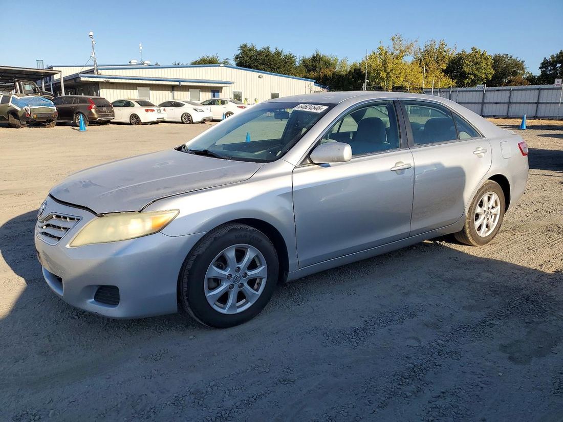 2011 TOYOTA CAMRY