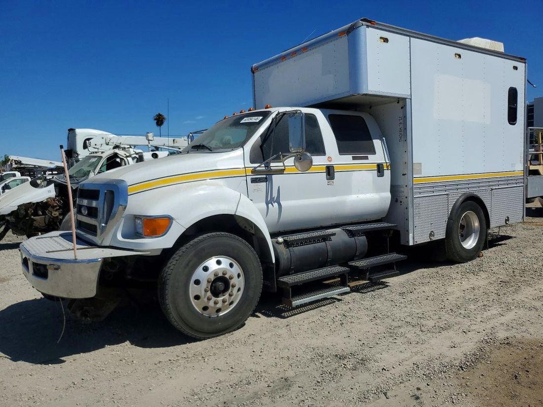 2011 FORD F750