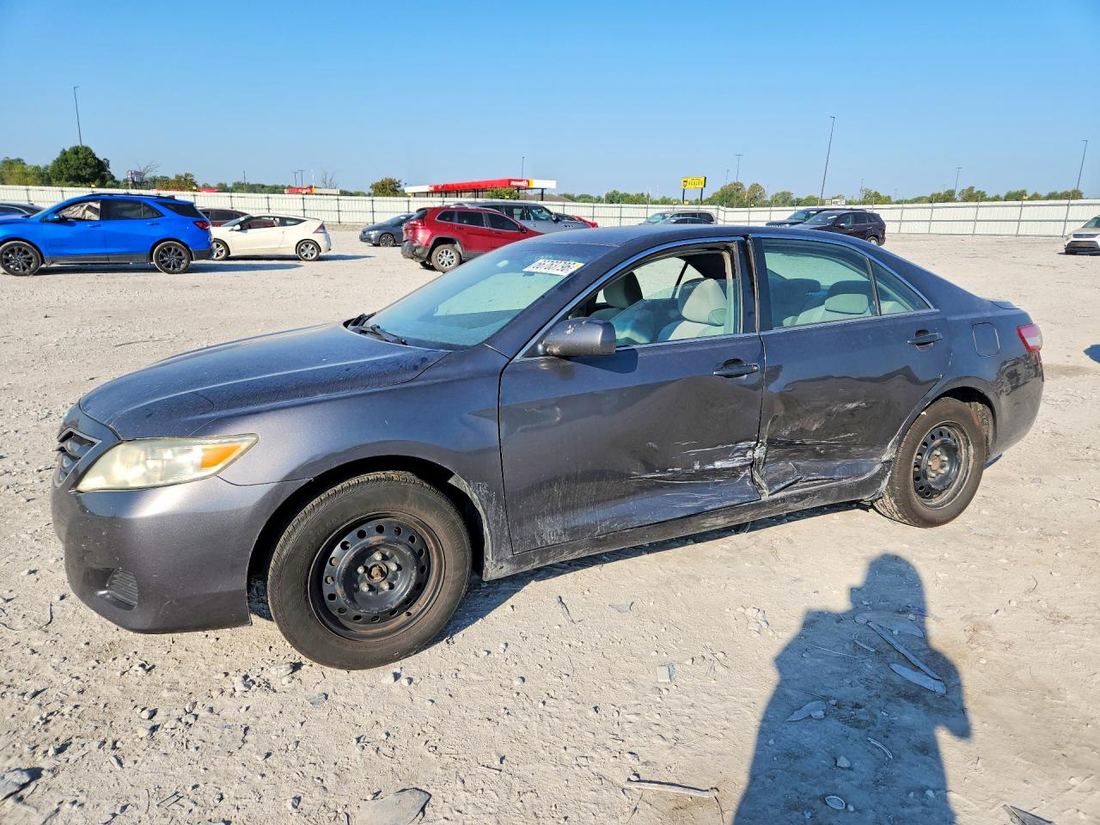 2011 TOYOTA CAMRY