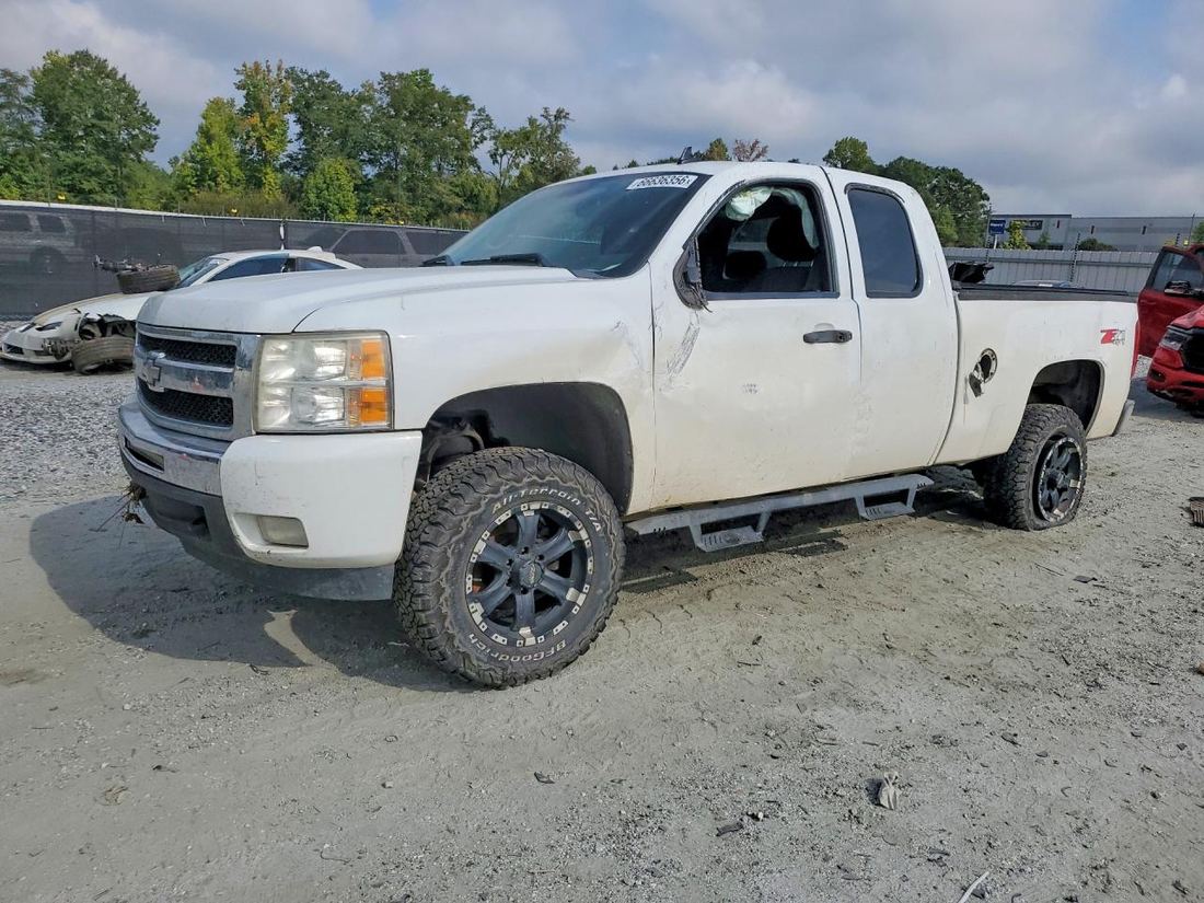2011 CHEVROLET SILVERADO