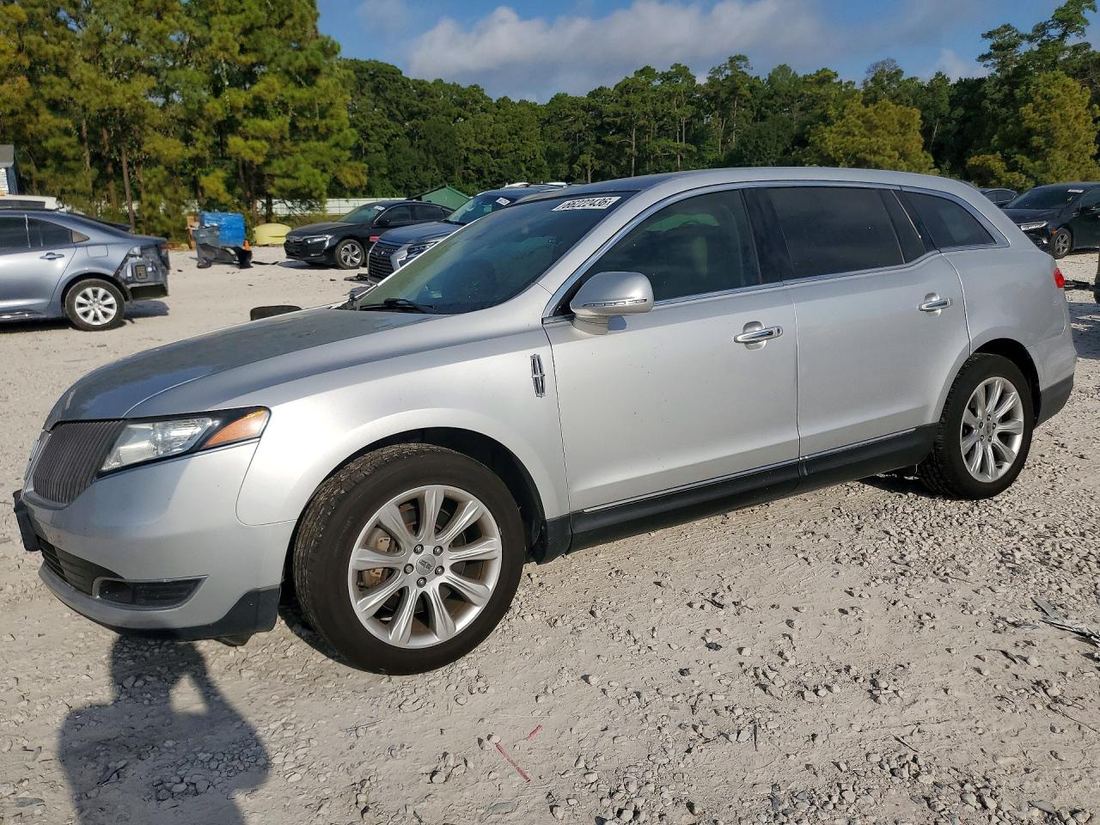 2016 LINCOLN MKT