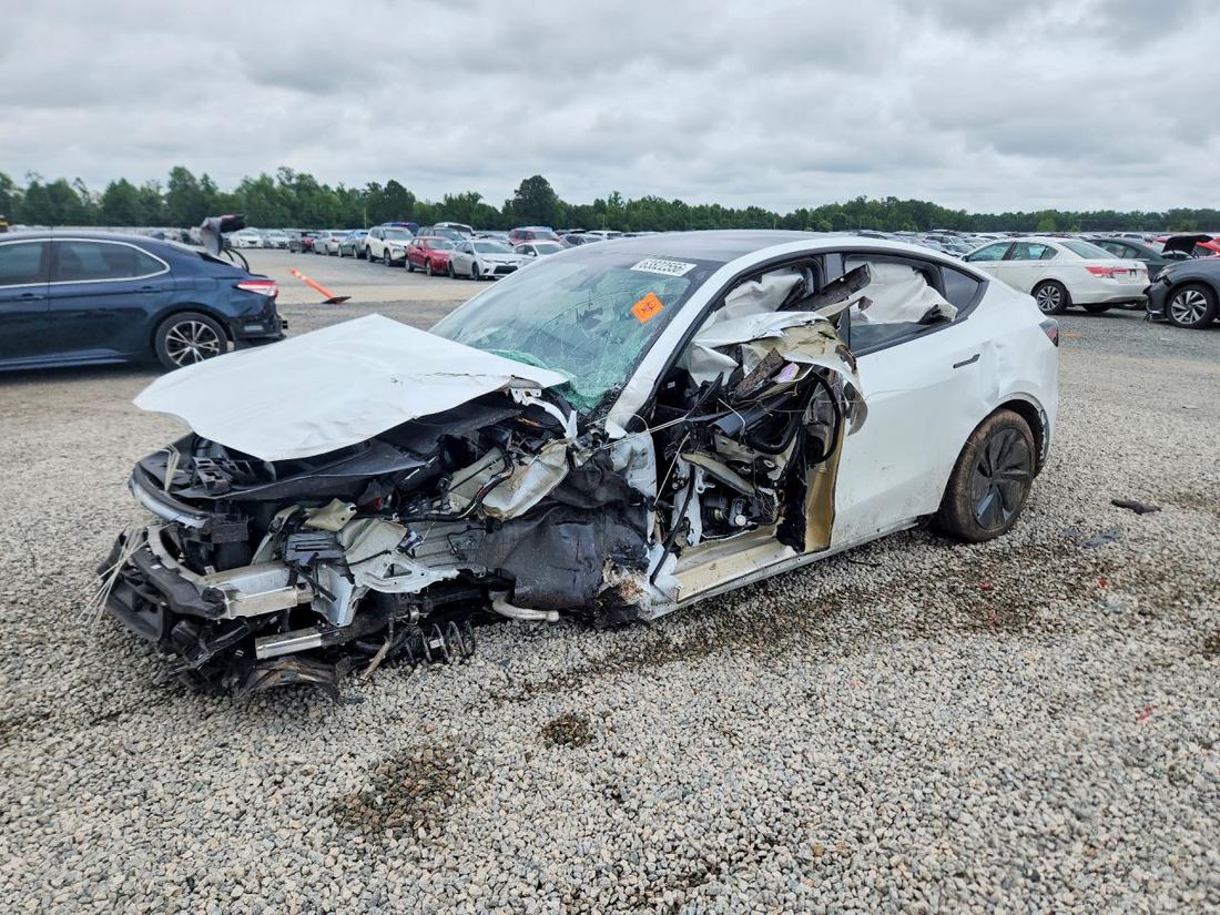 2026 TESLA MODEL Y
