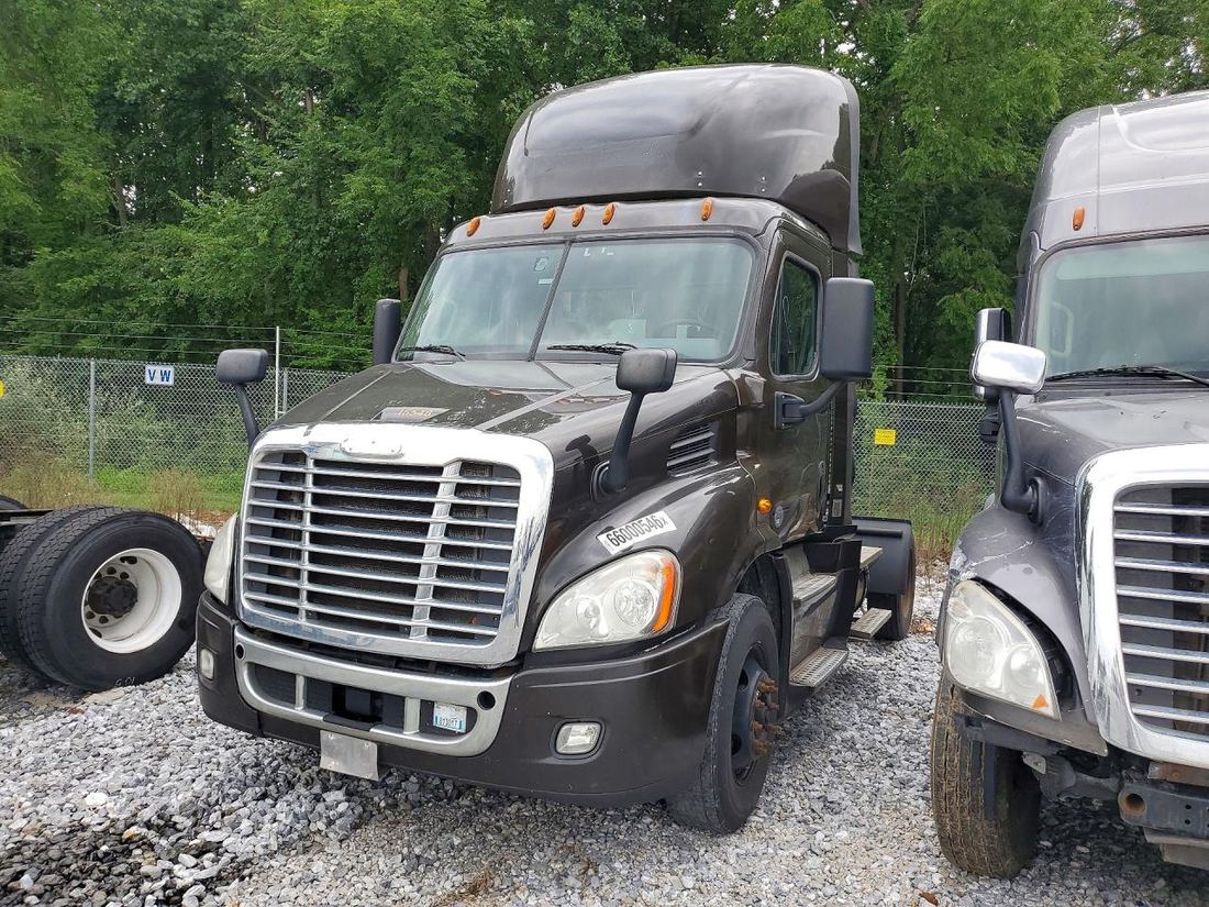 2017 FREIGHTLINER CASCADIA 113