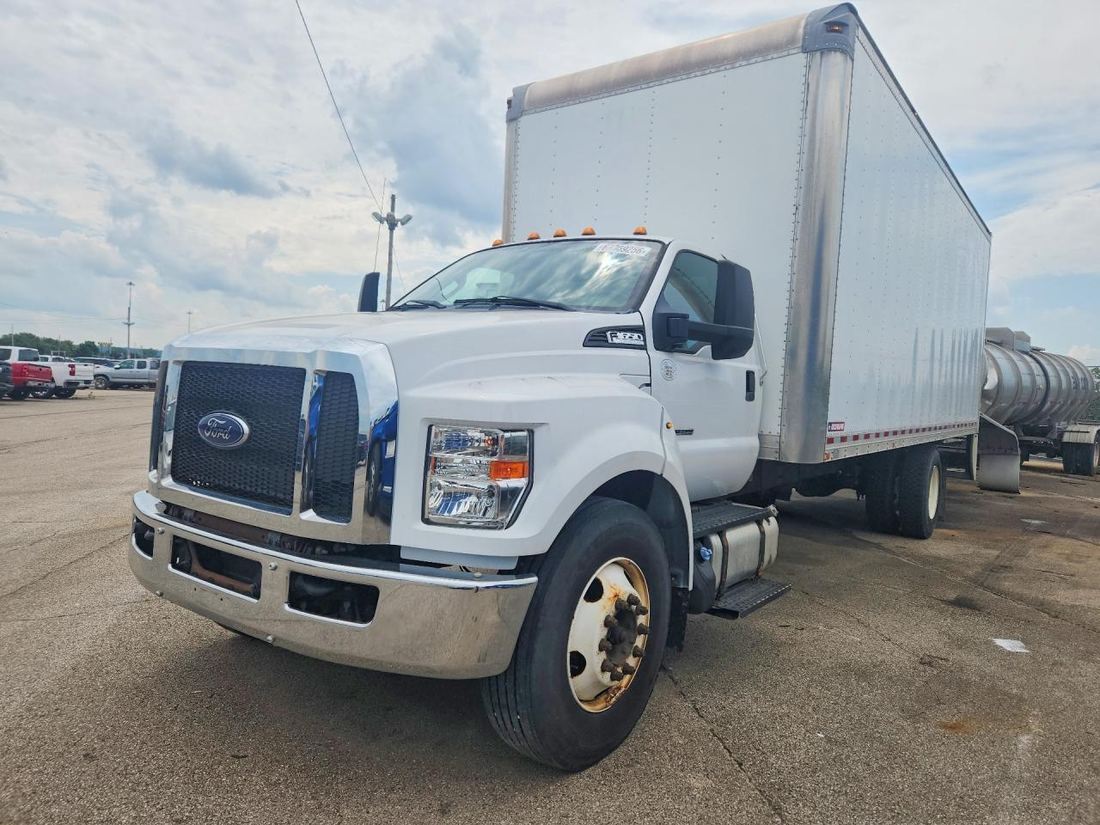 2017 FORD F650