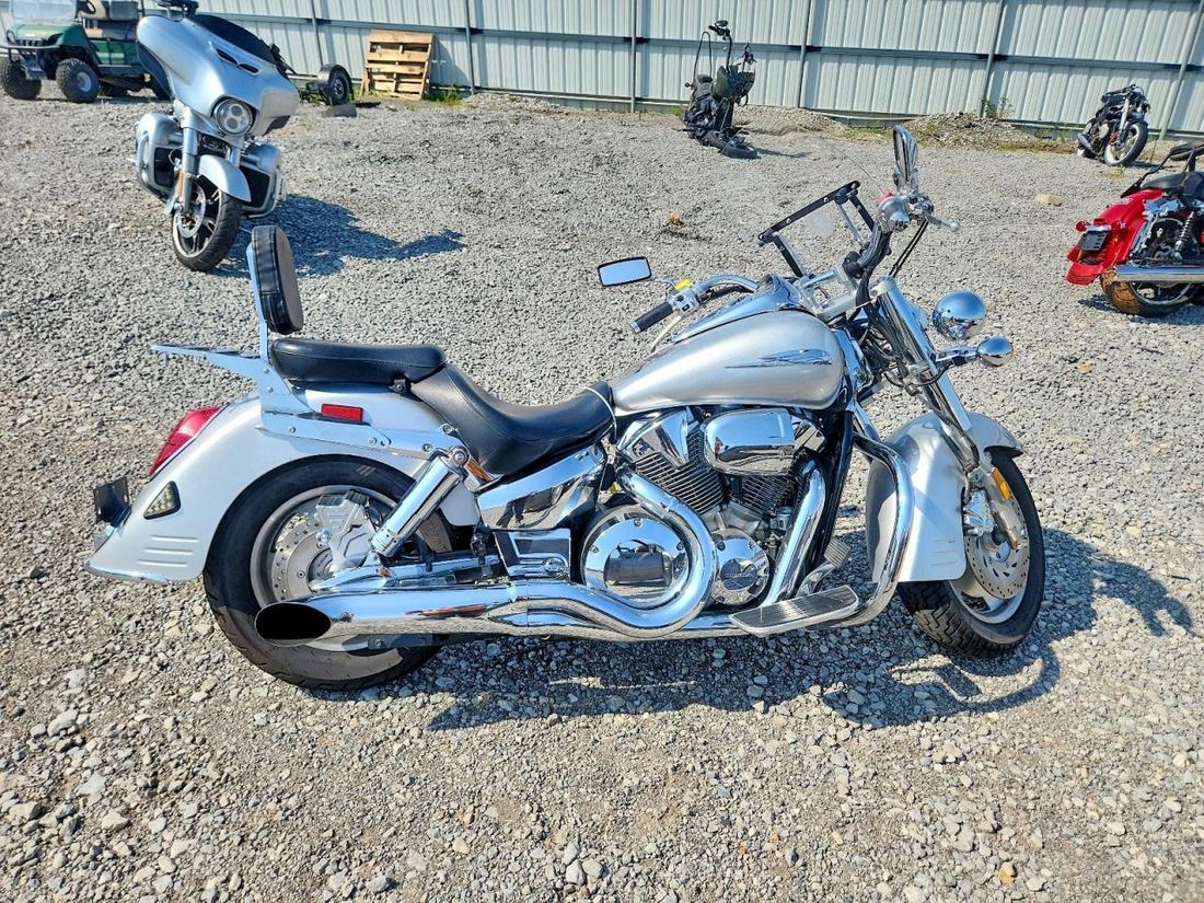 2006 HONDA VTX1300