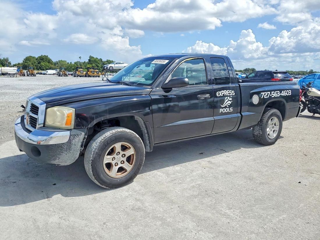 2005 DODGE DAKOTA