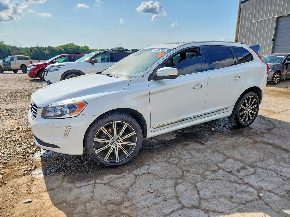 2015 VOLVO XC60