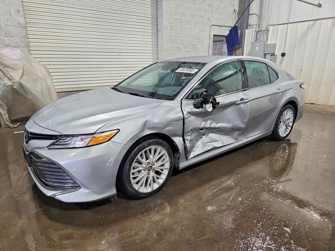 2019 TOYOTA CAMRY HYBRID