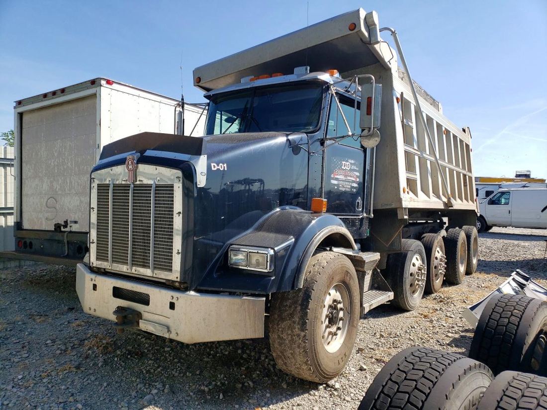 2002 KENWORTH T8 SERIES