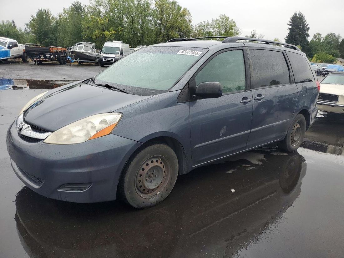 2010 TOYOTA SIENNA