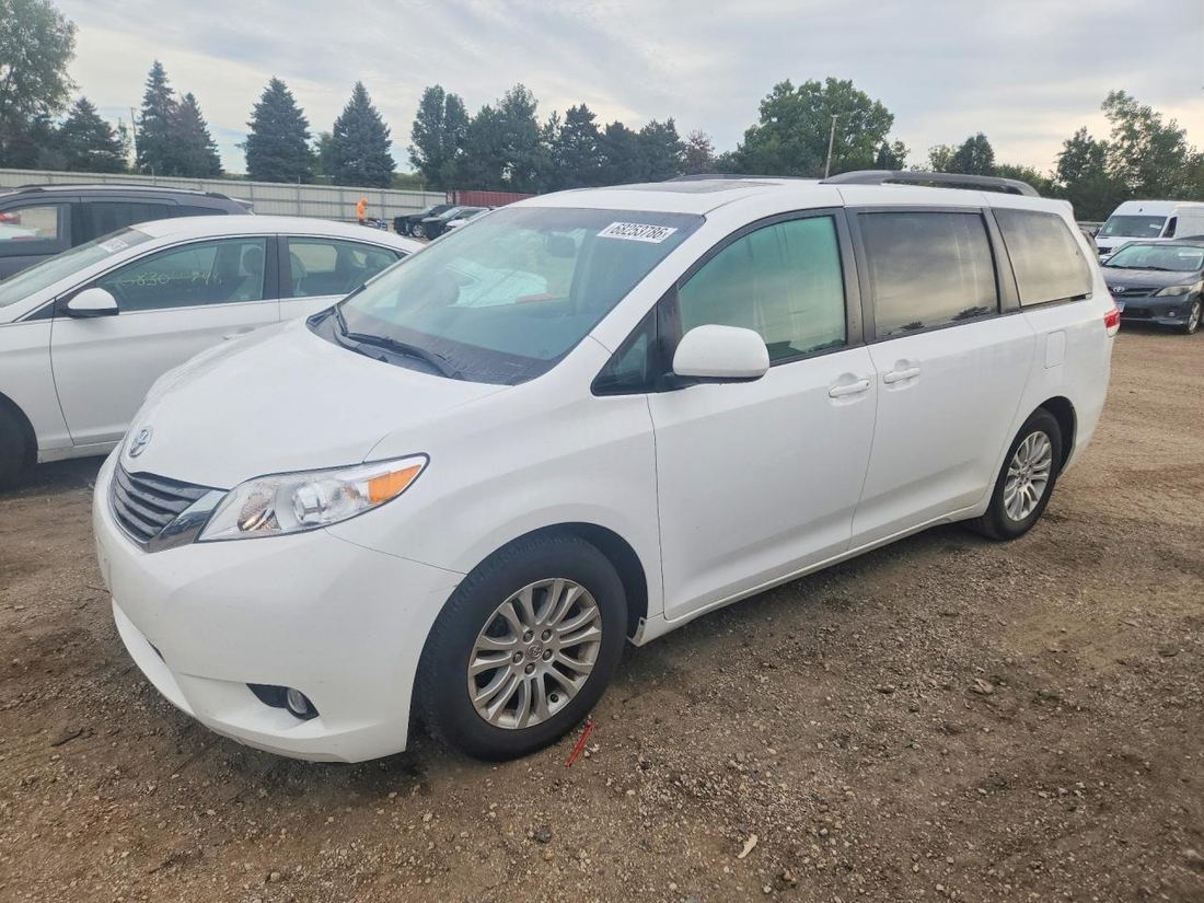 2014 TOYOTA SIENNA