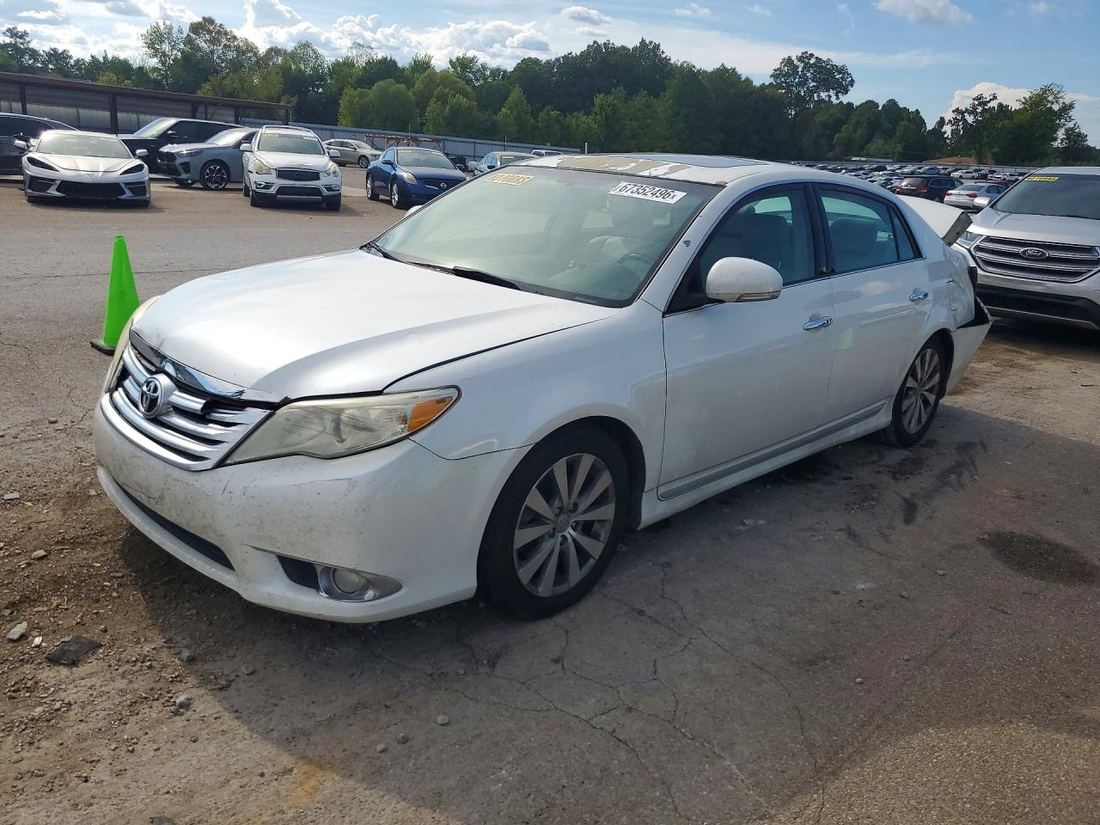 2011 TOYOTA AVALON