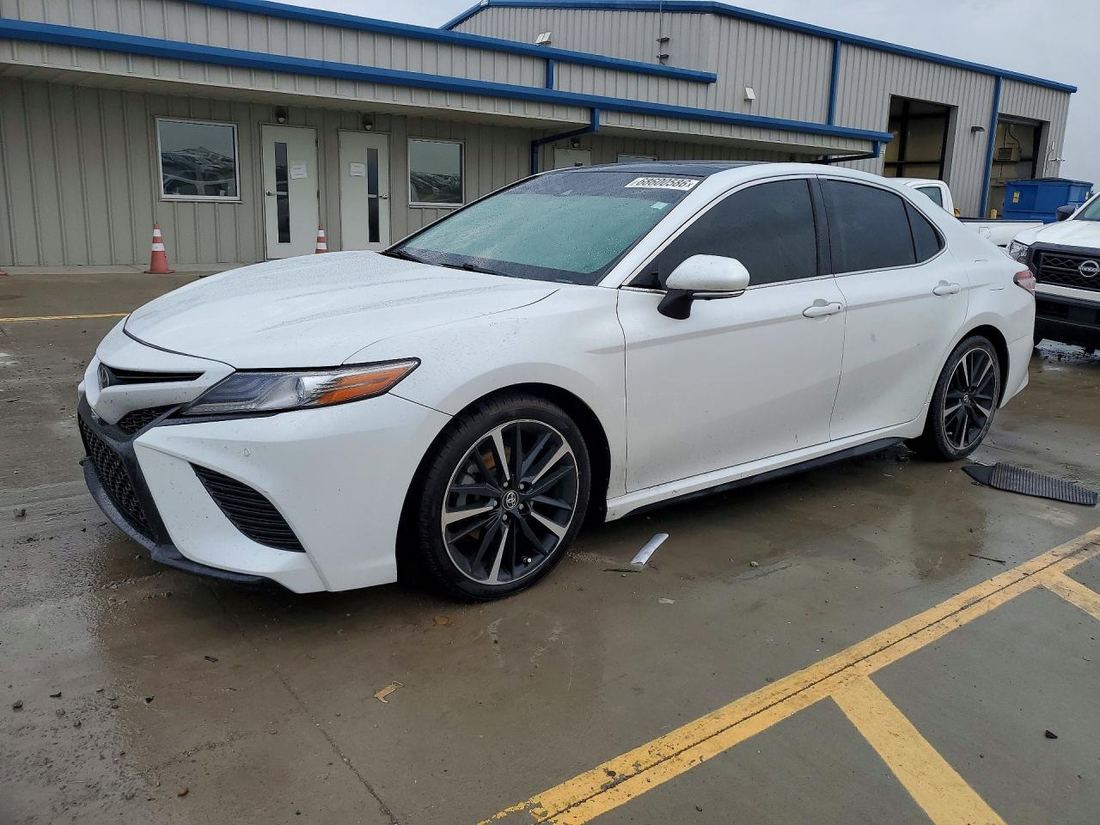 2018 TOYOTA CAMRY