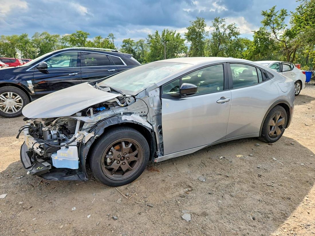 2024 TOYOTA PRIUS