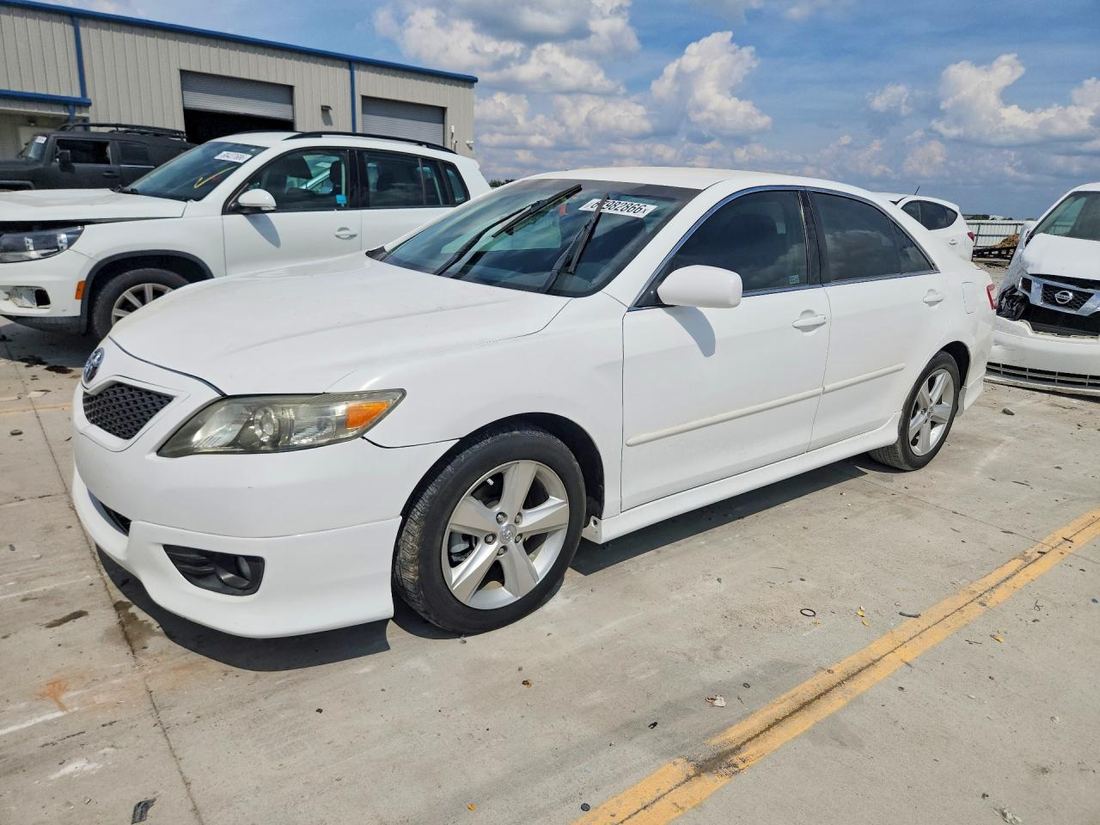 2011 TOYOTA CAMRY