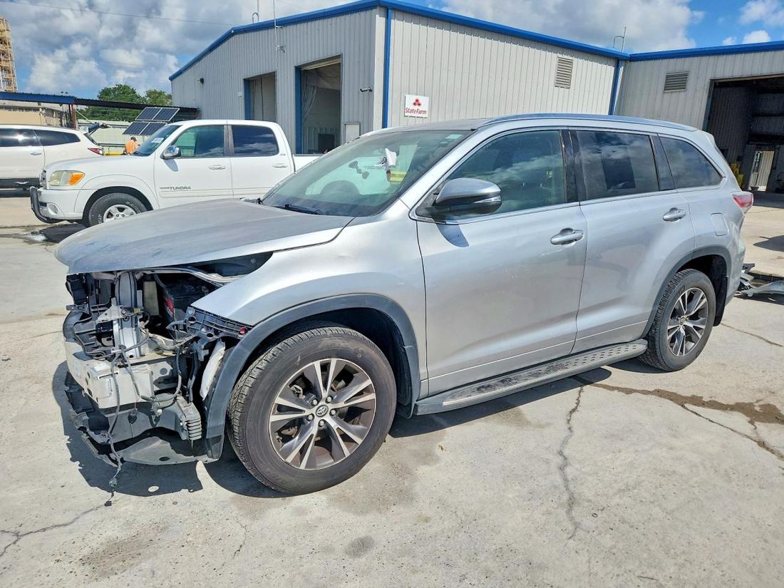 2016 TOYOTA HIGHLANDER
