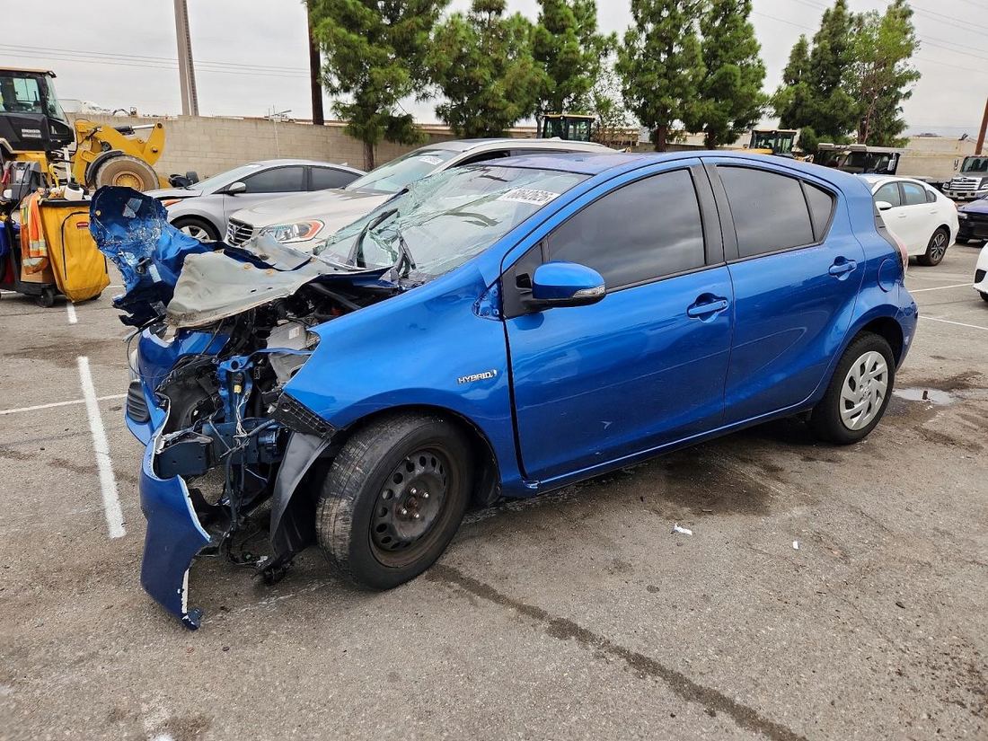 2016 TOYOTA PRIUS C