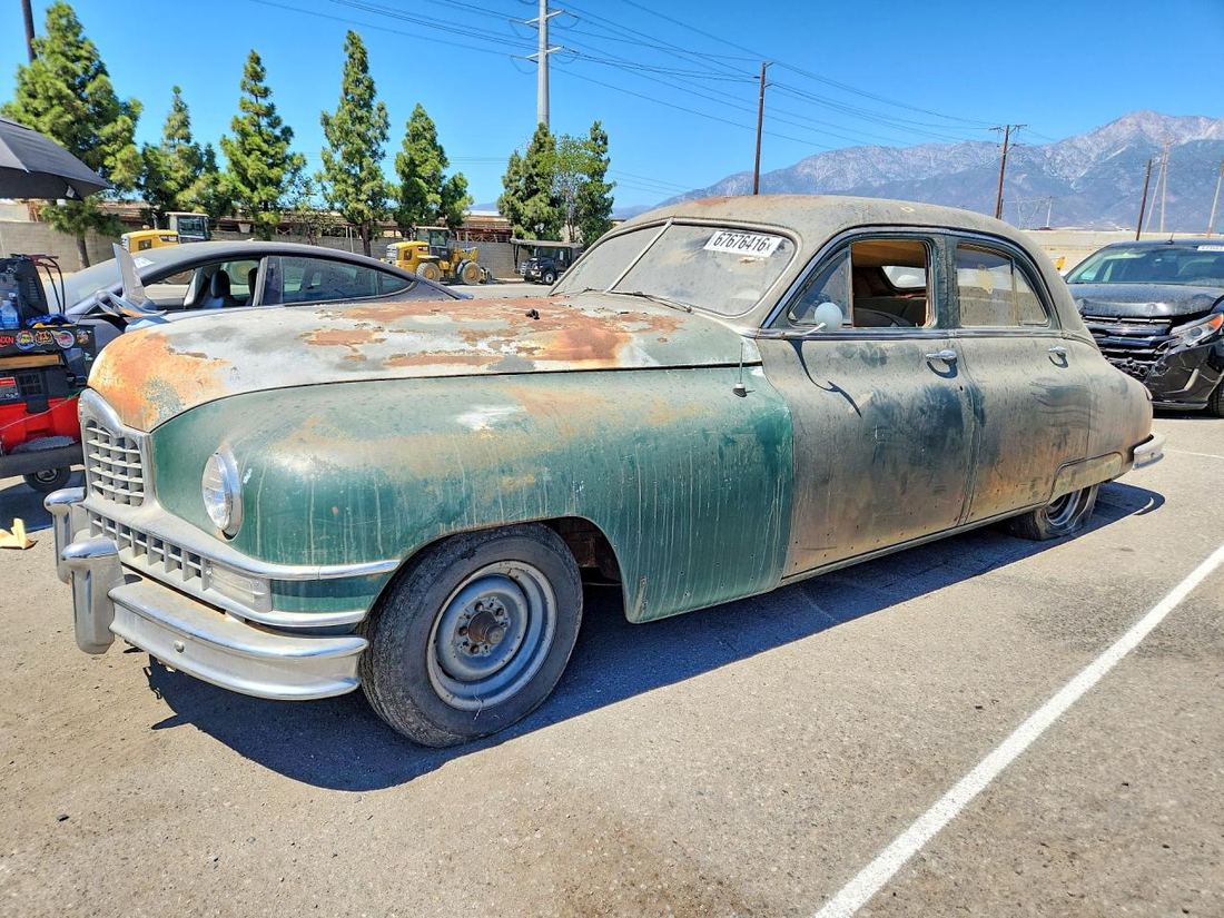 1949 PACKARD 8 DELUXE