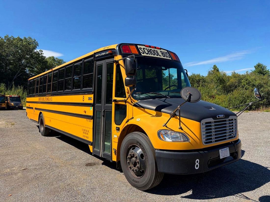 2015 FREIGHTLINER CHASSIS