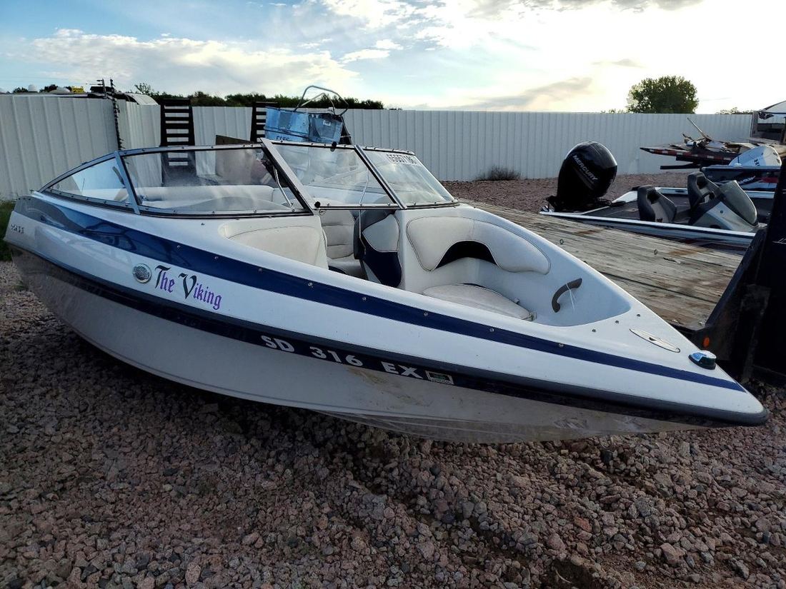 2004 CROWNLINE UNKNOWN