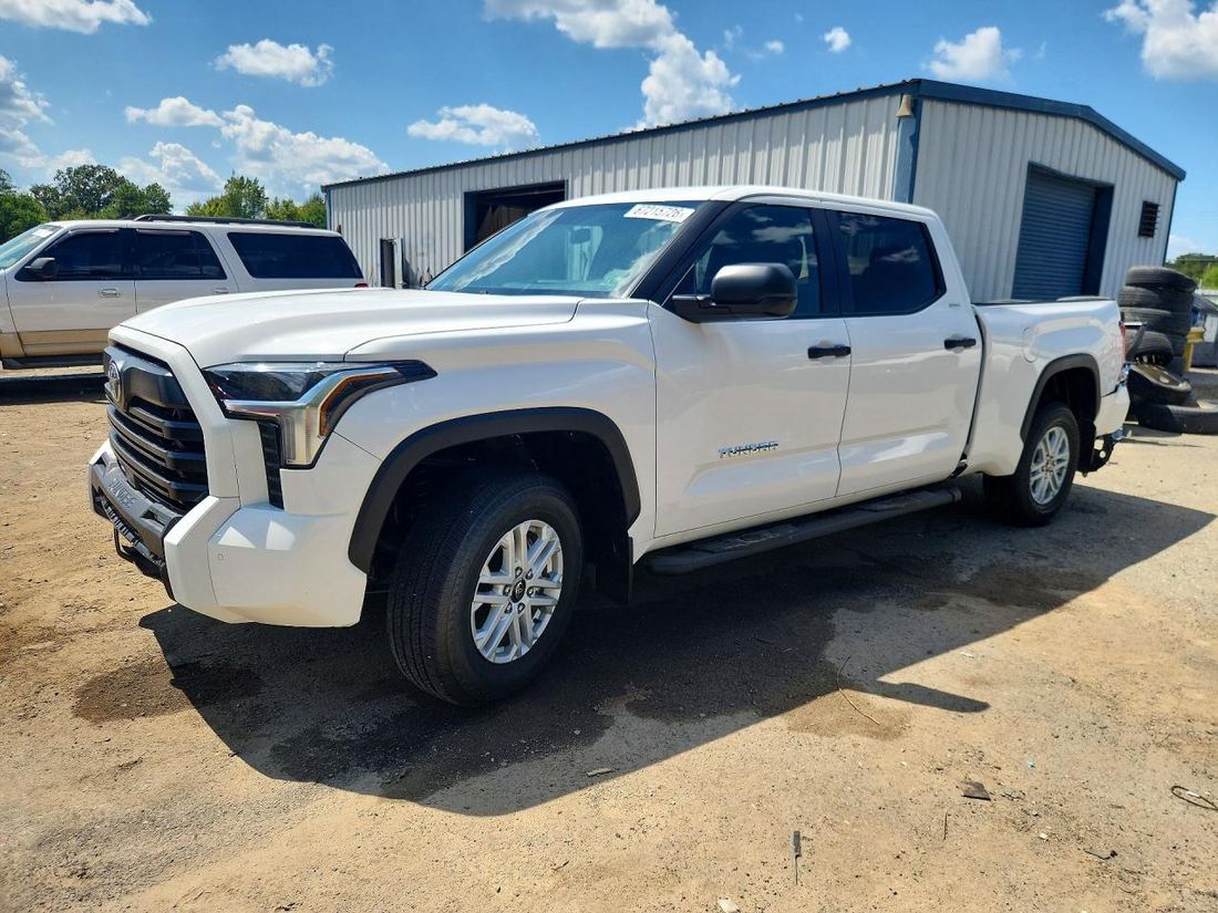 2026 TOYOTA TUNDRA