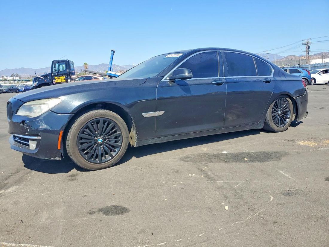 2013 BMW 740