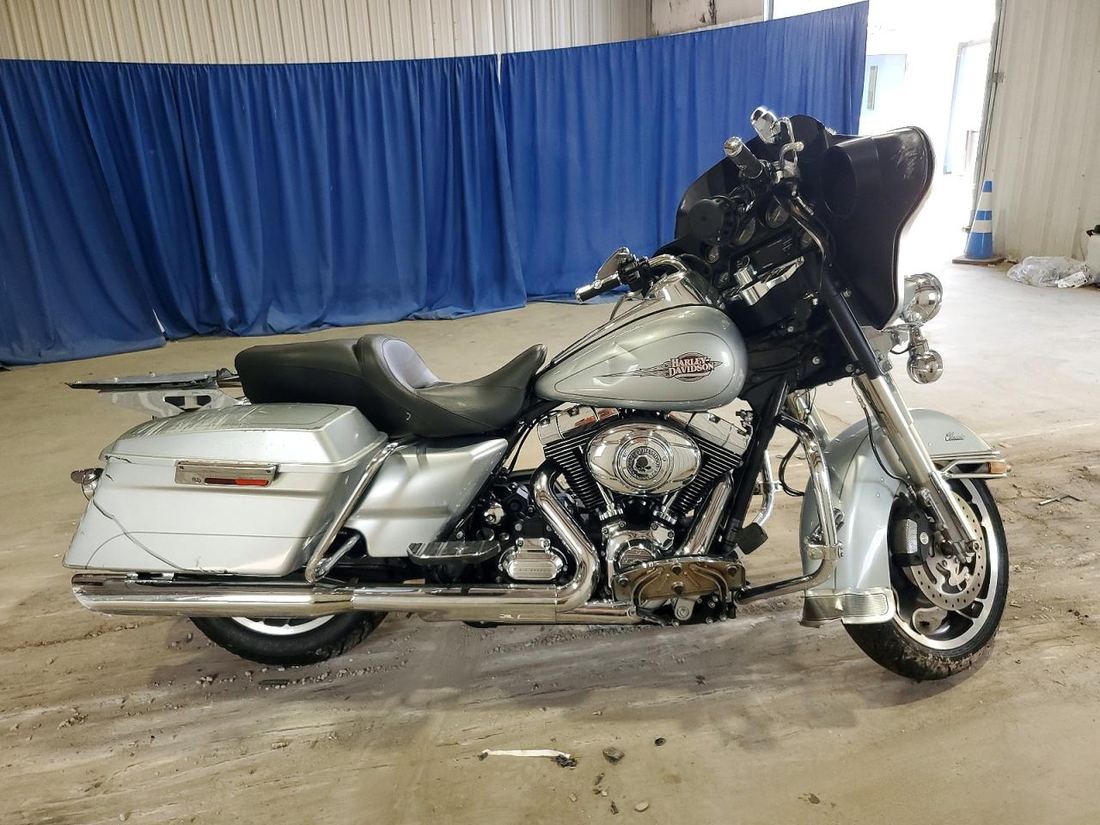 2012 HARLEY-DAVIDSON FLHTC