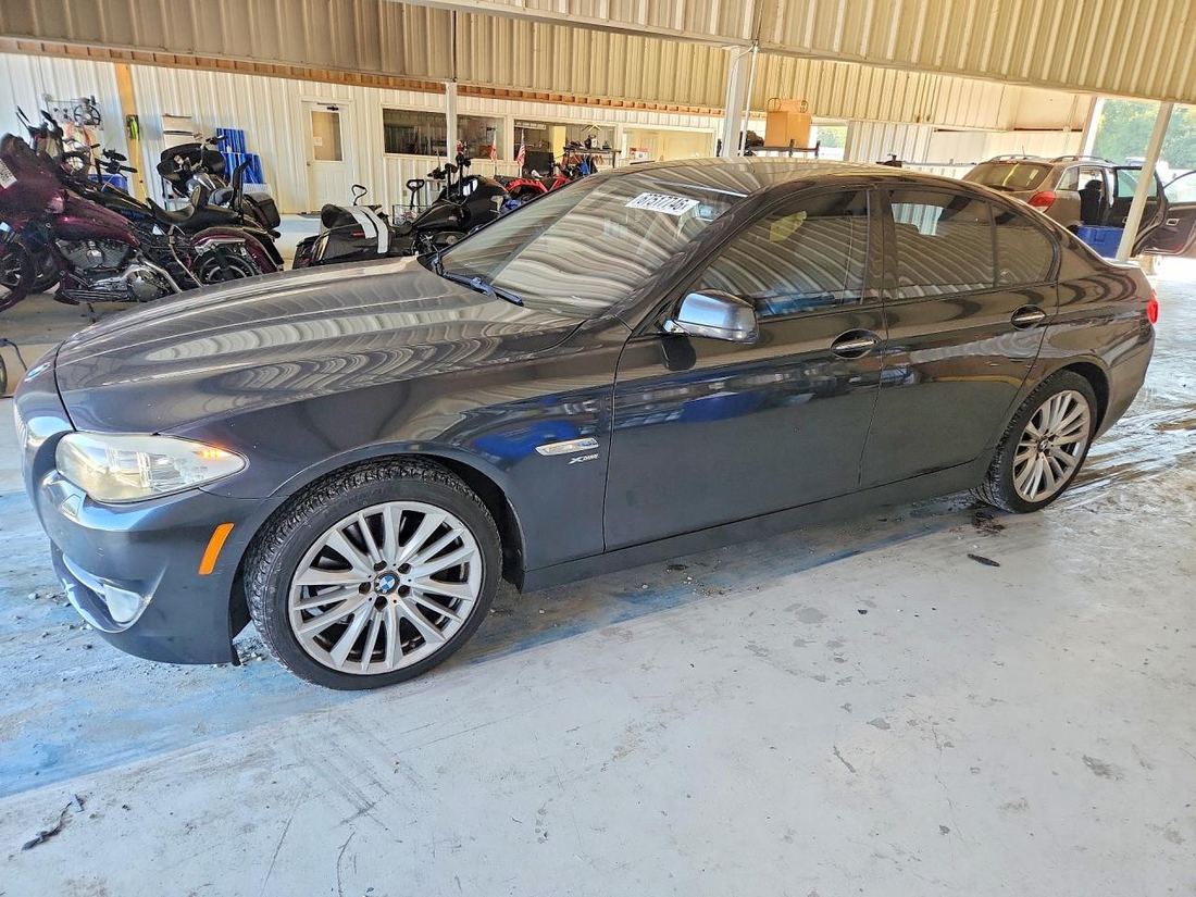 2011 BMW 550