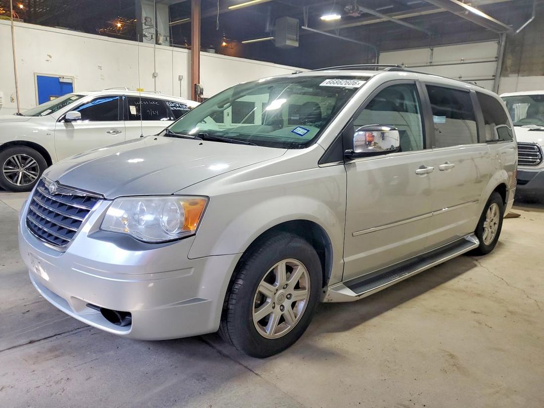 2010 CHRYSLER TOWN & COUNTRY