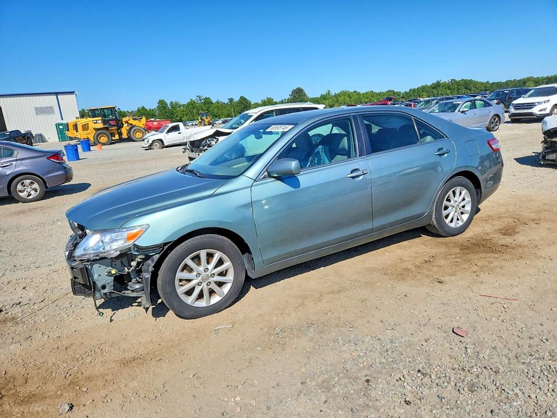 2011 TOYOTA CAMRY