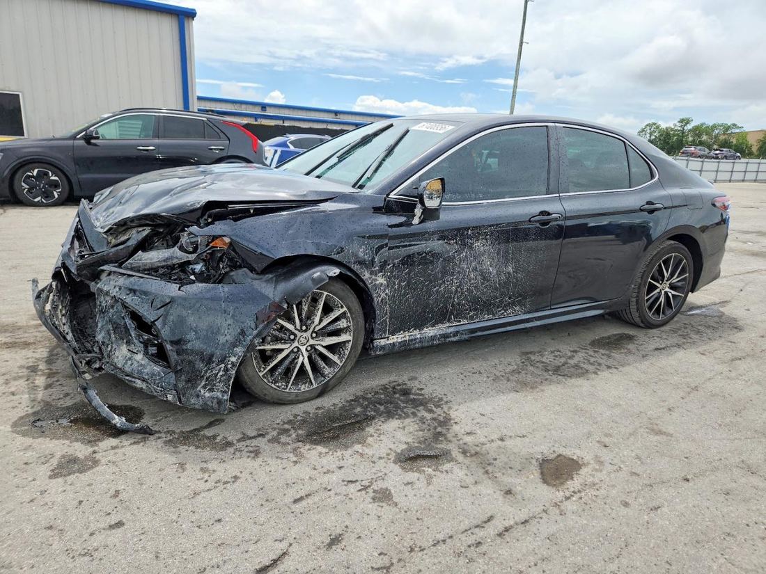 2024 TOYOTA CAMRY