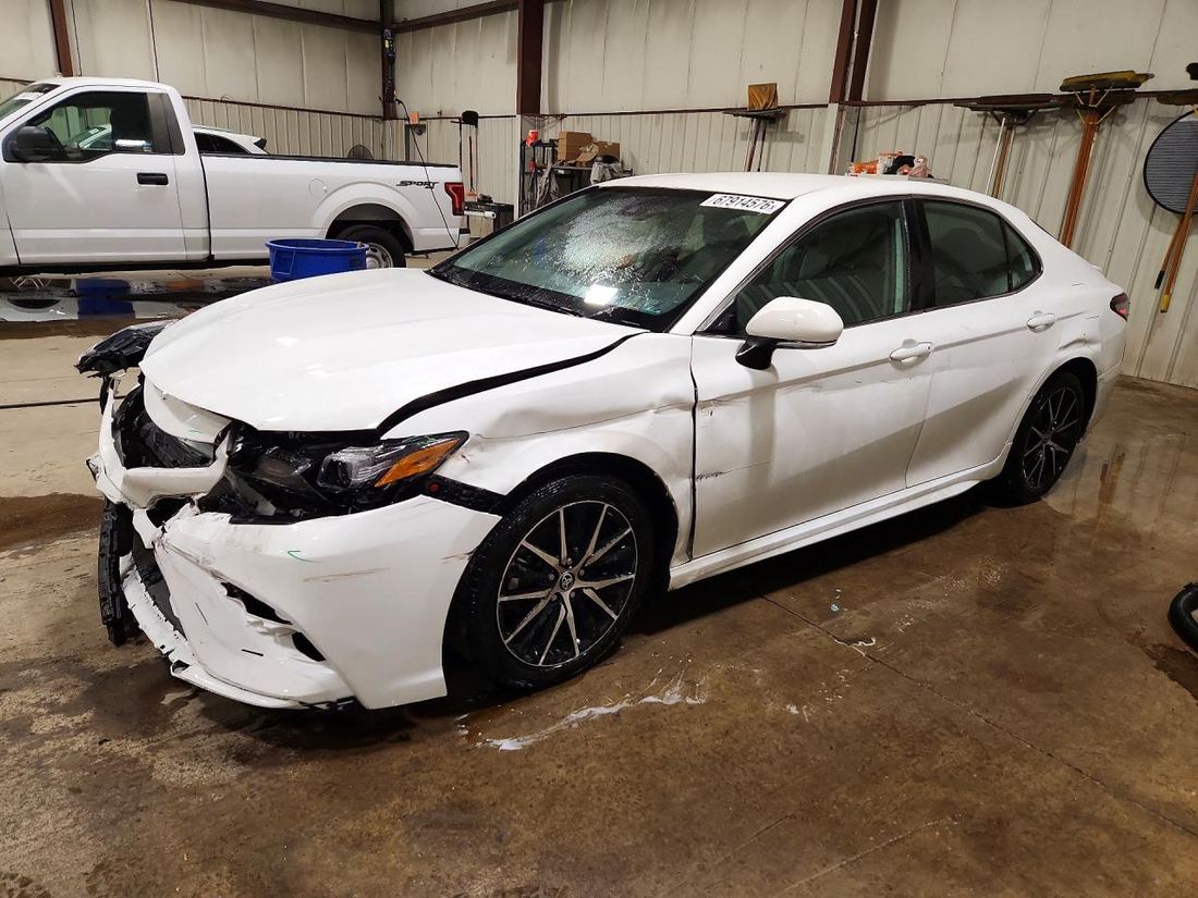 2024 TOYOTA CAMRY