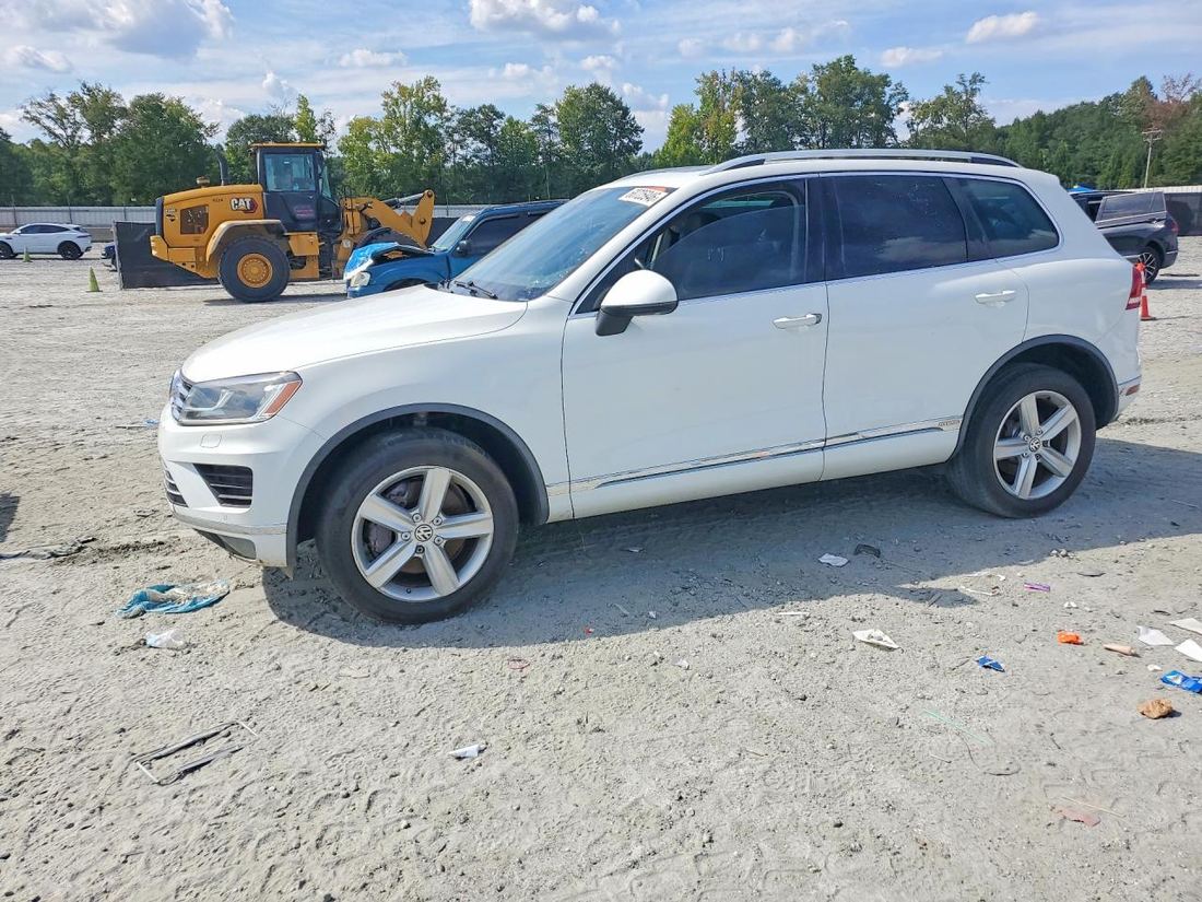 2015 VOLKSWAGEN TOUAREG
