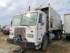 2003 PETERBILT 320