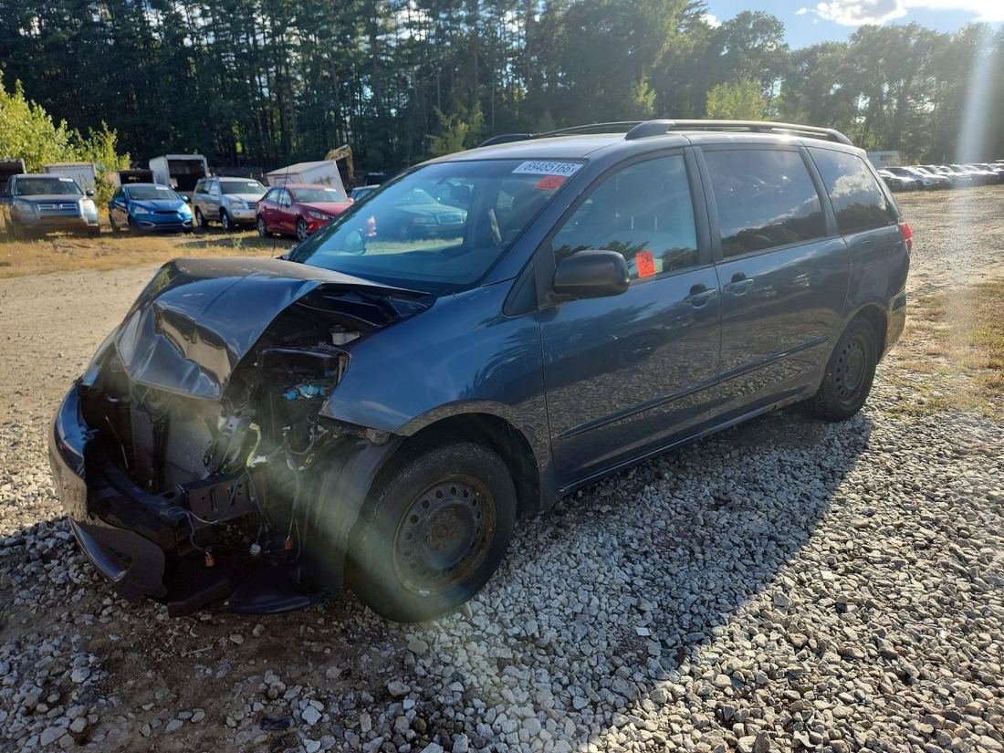 2010 TOYOTA SIENNA