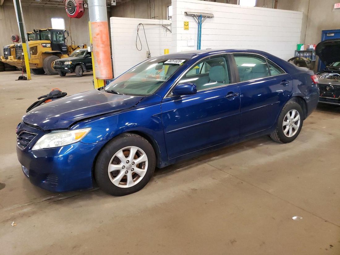 2011 TOYOTA CAMRY