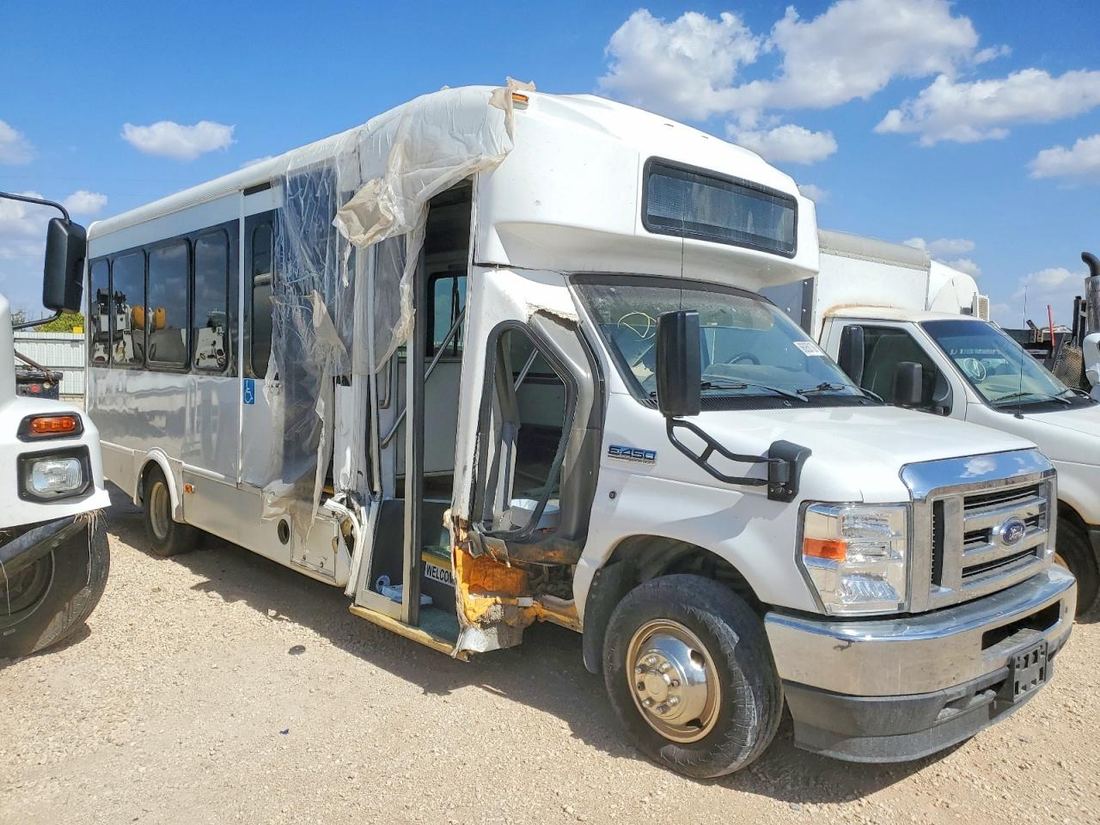 2021 FORD E450