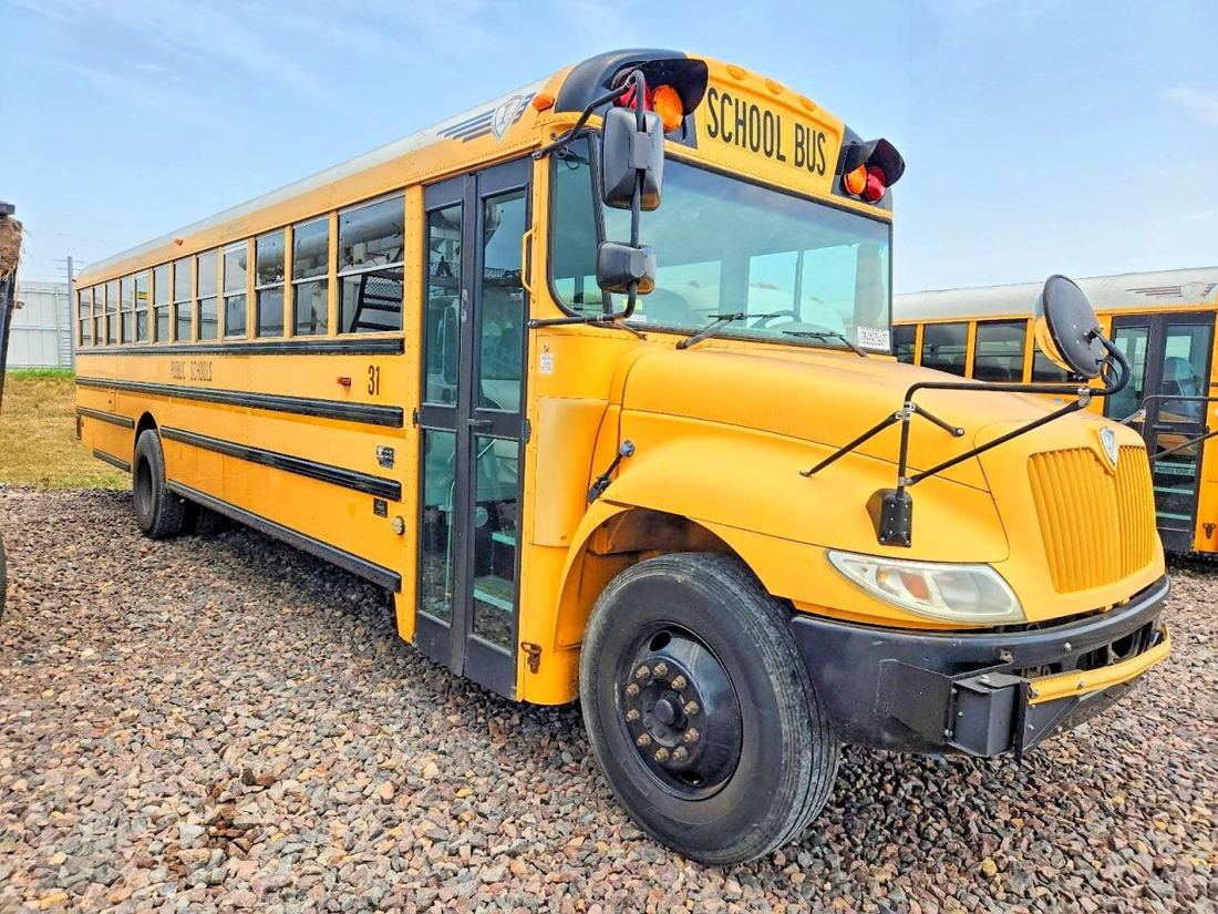 2013 IC CORPORATION 3000
