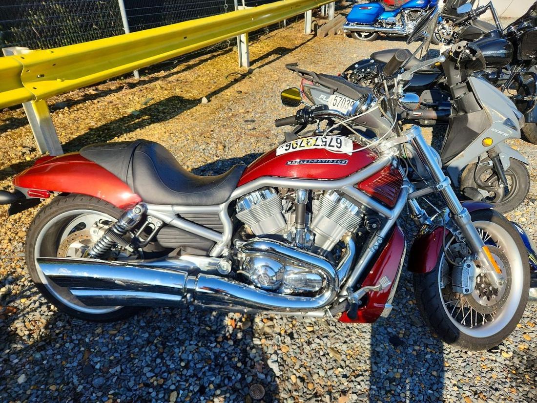 2010 HARLEY-DAVIDSON VRSCAW