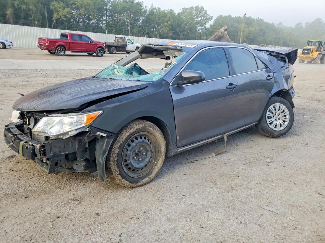 2014 TOYOTA CAMRY