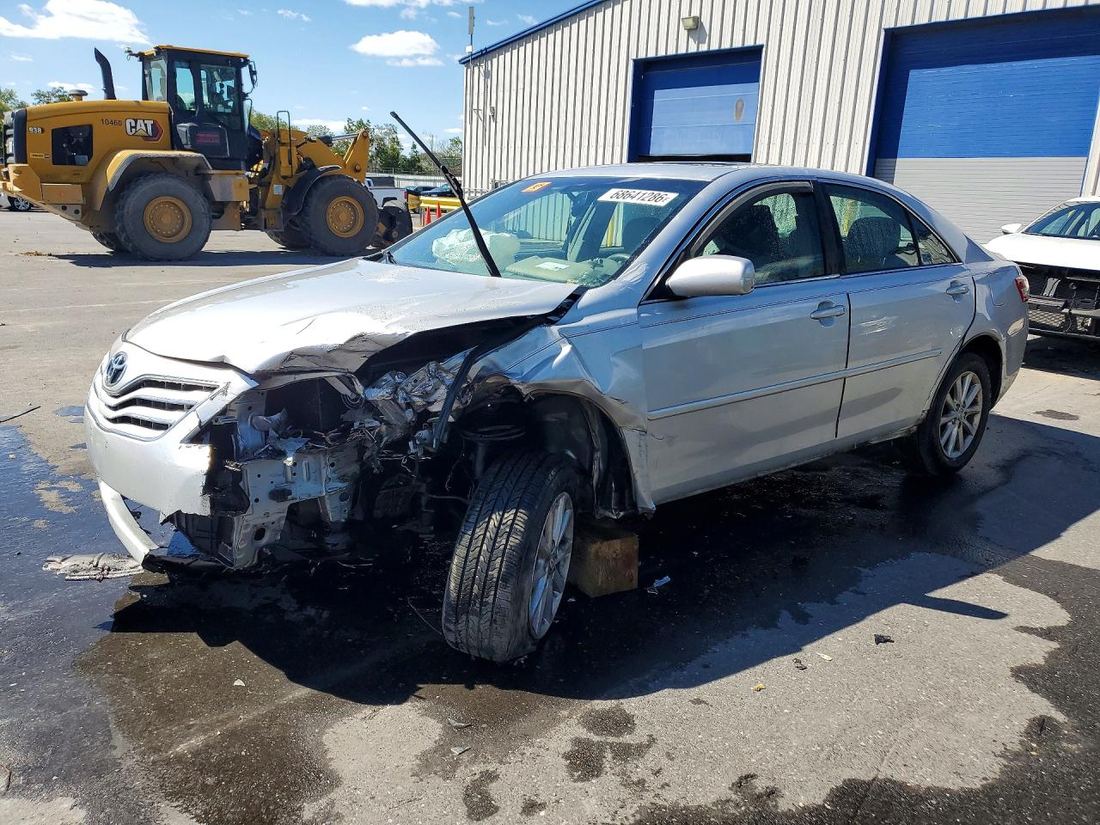 2011 TOYOTA CAMRY