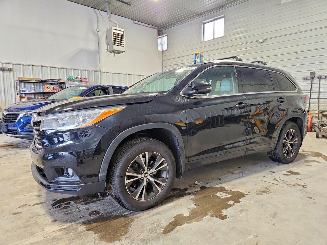 2016 TOYOTA HIGHLANDER