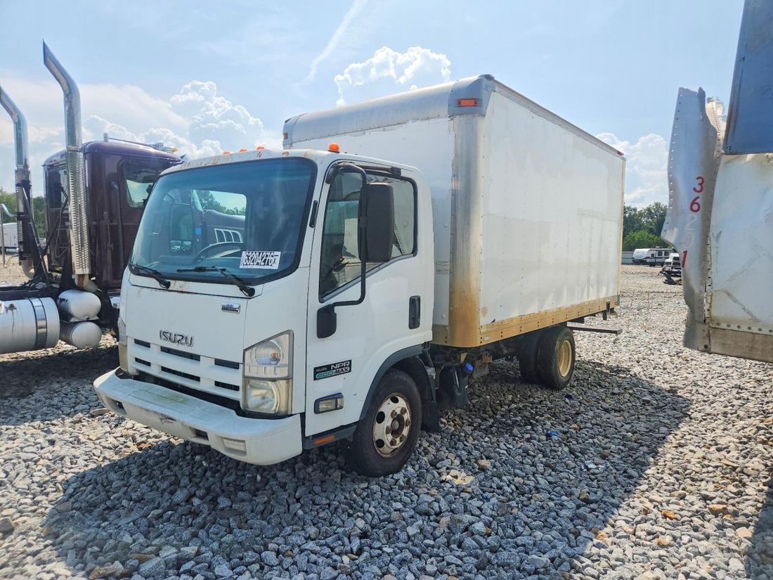 2011 ISUZU NPR-HD